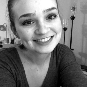 Meet your Posher, Courtney